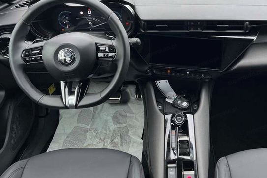 Alfa Romeo Junior 1.2 Ibrida