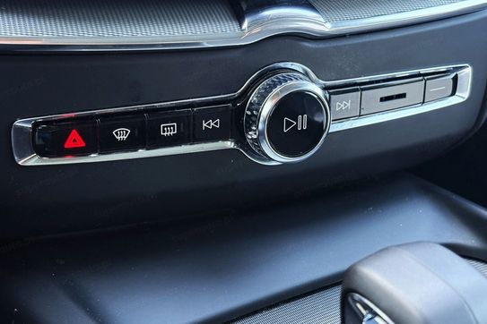 Volvo XC60 T6 Plug-In Hybrid AWD Plus Dark