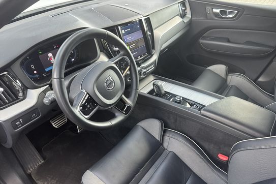 Volvo XC60 B4 B R-Design