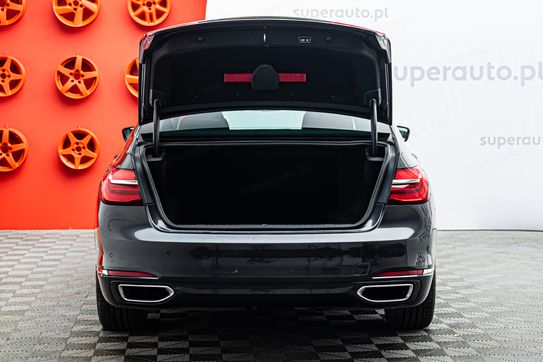 BMW Seria 7 750Li xDrive