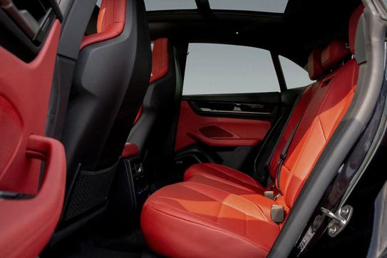 Porsche Macan 4