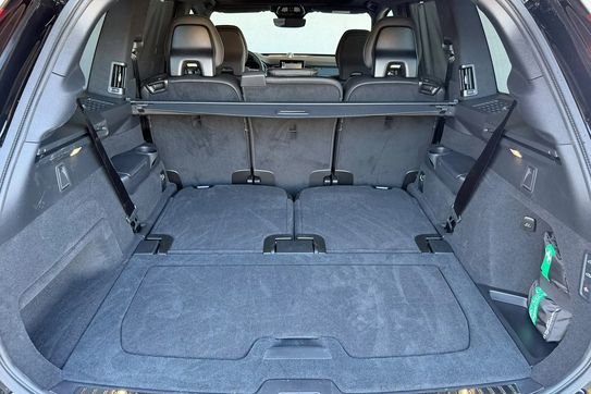 Volvo XC90 T8 AWD Plug-In Hybrid Ultra Black Edition 7os