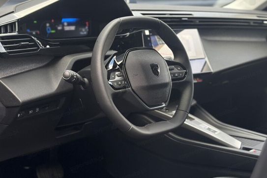 Peugeot 408 Allure e-DCS 1.2 mHEV