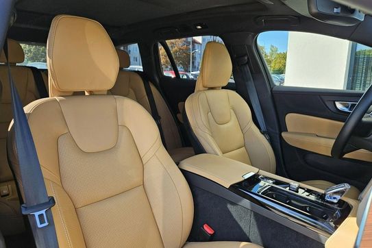 Volvo V60 T8 AWD Plug-In Hybrid Ultra Dark aut