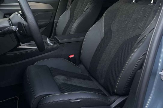 Peugeot 308 GT e-DCS6 1.2 mHEV