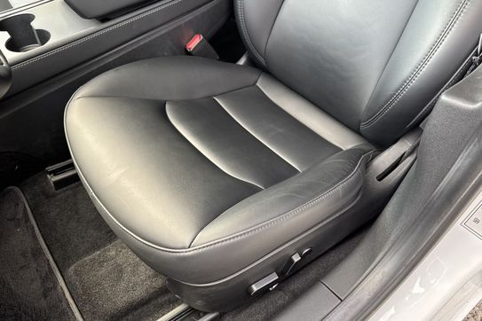 Tesla Model 3 RWD