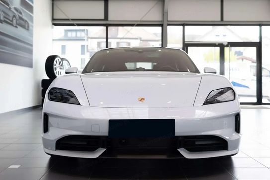 Porsche Taycan 4 Black Edition