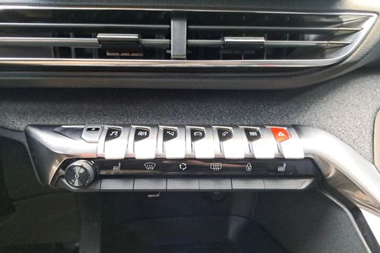 Peugeot 3008 1.6 PureTech Hybrid PHEV Allure Pack S&S EAT8