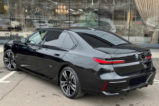 BMW Seria 7 740d xDrive M Sport