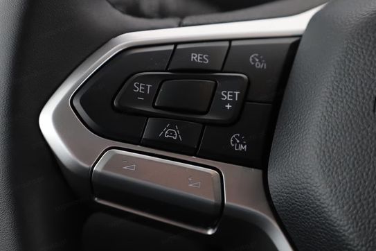 Volkswagen Transporter L2H1 8AT