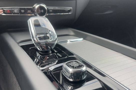 Volvo XC60 B5 B AWD Plus Dark aut