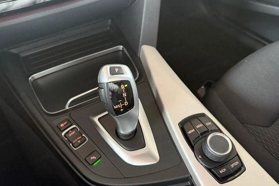 BMW Seria 3 Gran Turismo 320i Advantage