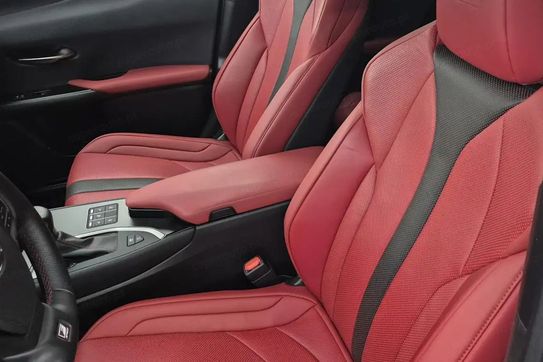 Lexus UX 300h F Sport 2.0 Hybrid Dynamic Force