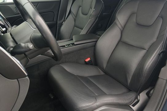 Volvo V60 B4 B Momentum Pro