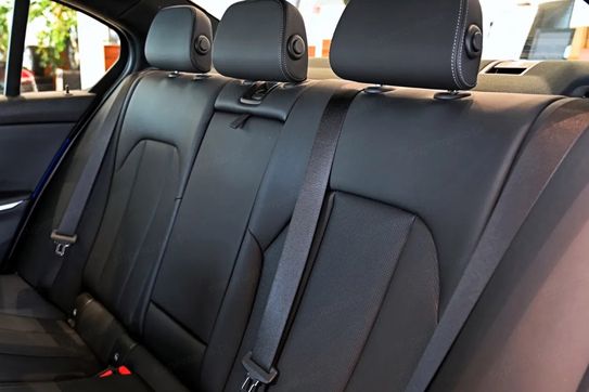 BMW Seria 3 318i M Sport aut