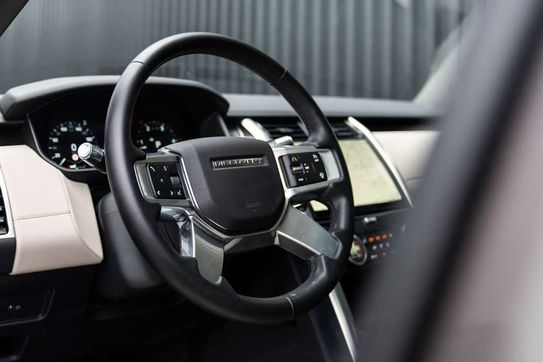 Land Rover Discovery D250 Dynamic SE