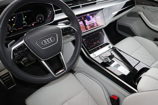 Audi A8 L 60 TFSI e quattro