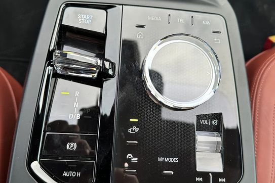 BMW iX xDrive60 111.5kWh
