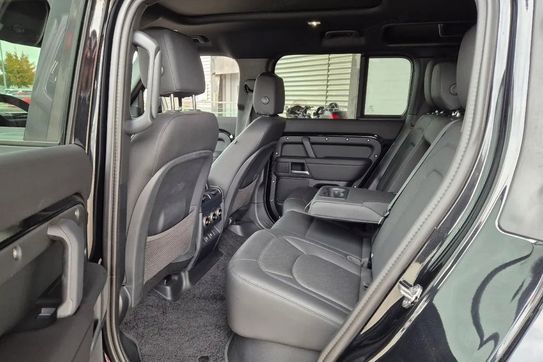 Land Rover Defender 110 D200 X-Dynamic SE