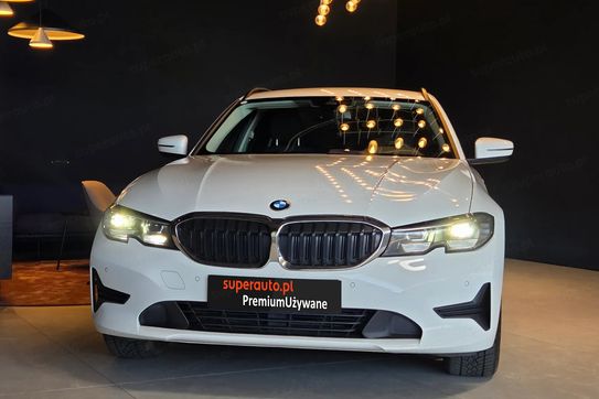 BMW Seria 3 318i Advantage aut