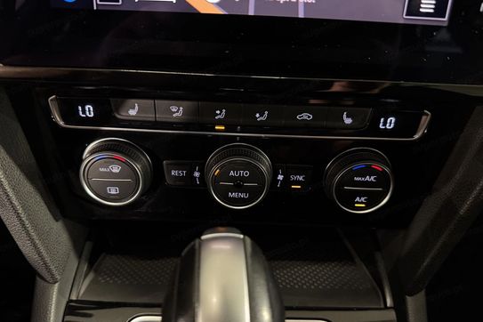 Volkswagen Passat 1.5 TSI  DSG