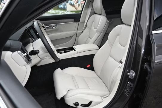 Volvo V90 T6 AWD Plug-In Hybrid Plus Bright