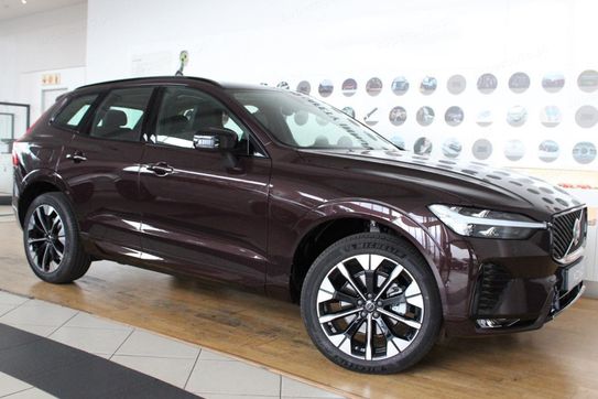 Volvo XC60 B5 AWD Ultra Dark