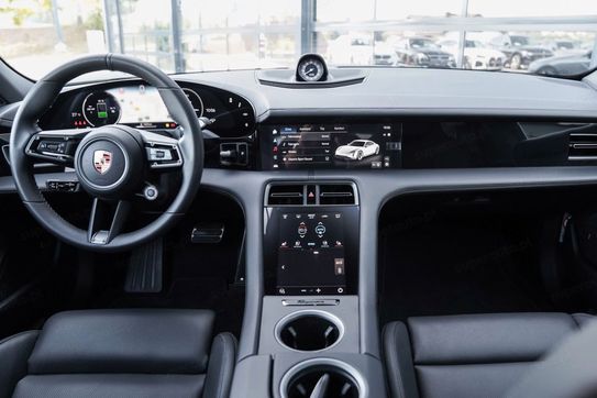 Porsche Taycan 4S