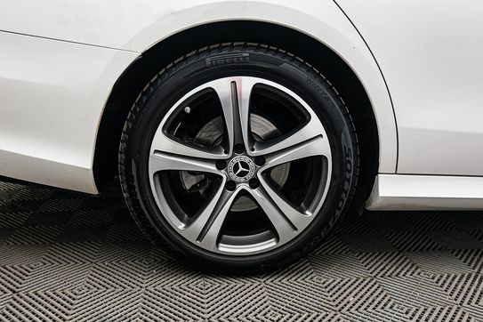 Mercedes Klasa E E 220 d 4-Matic AMG