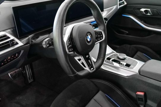 BMW Seria 3 330i xDrive M Sport