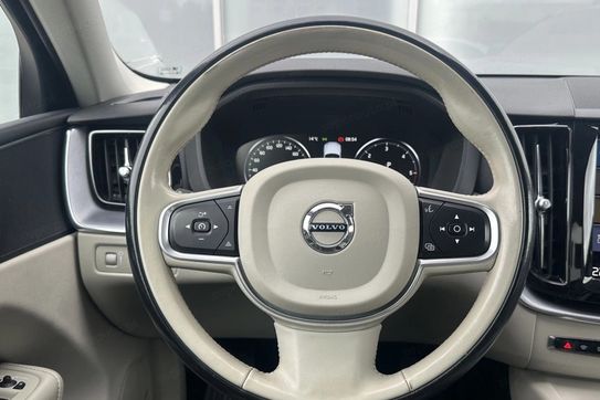 Volvo XC60 D4 Momentum Pro aut
