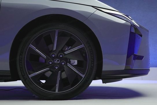 Lexus ES 500e Prestige AWD