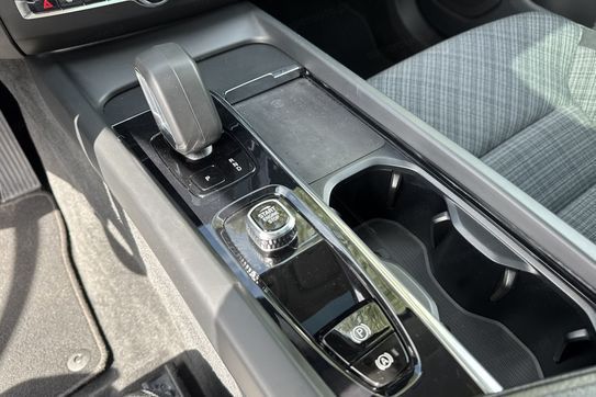 Volvo XC60 T6 Plug-In Hybrid AWD Core