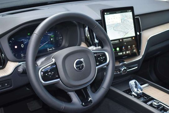 Volvo XC60 B5 AWD Ultra Dark