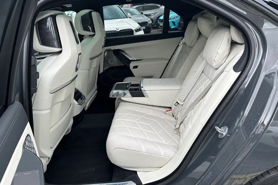 BMW Seria 7 740d xDrive M Sport