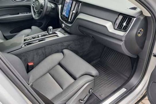 Volvo XC60 B5 B AWD Plus Dark