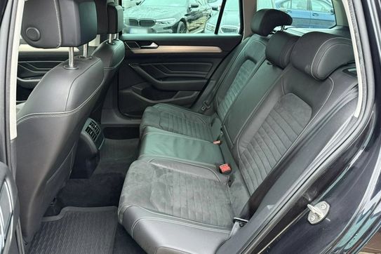 Volkswagen Passat TDI SCR 4Mot. DSG