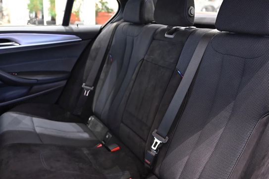 BMW Seria 5 530i xDrive M Sport sport-aut