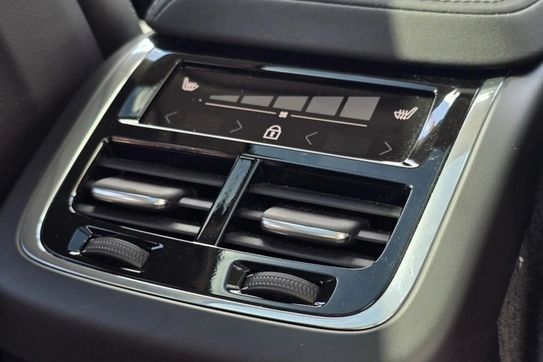 Volvo XC60 B5 B AWD Ultra Dark