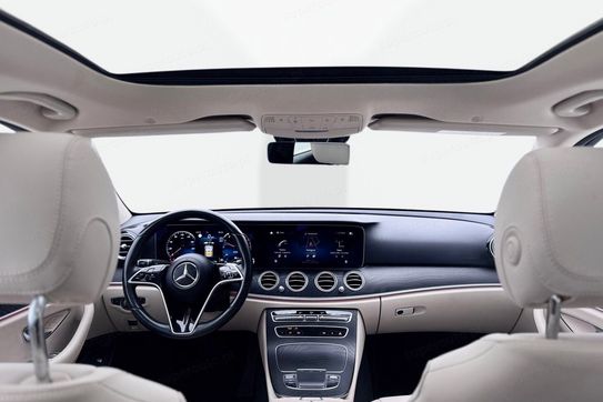 Mercedes Klasa E 300 de Exclusive