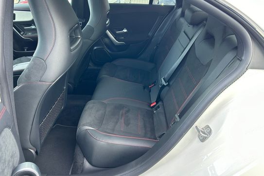 Mercedes CLA 200 AMG Line 7G-DCT