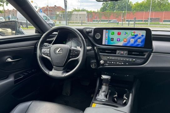 Lexus ES 300h Business Edition