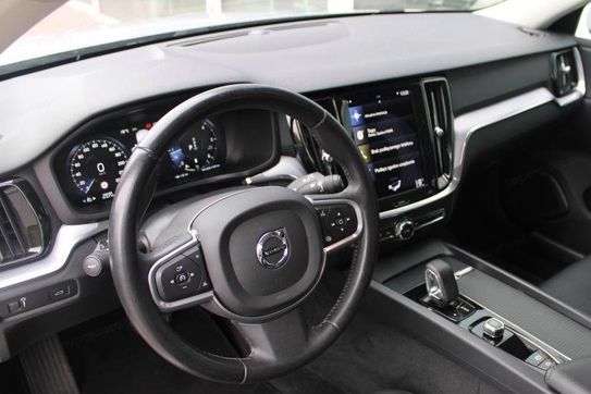 Volvo V60 B4 D Momentum Pro