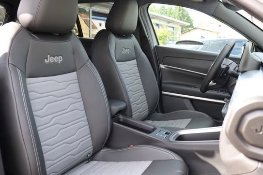 Jeep Avenger Overland 4xe 1.2 T3 mHEV eDCT6