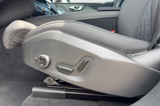 Volvo XC60 B5 B AWD Plus Bright aut