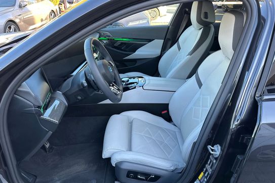 BMW Seria 5 530e xDrive PHEV M Sport Edition aut