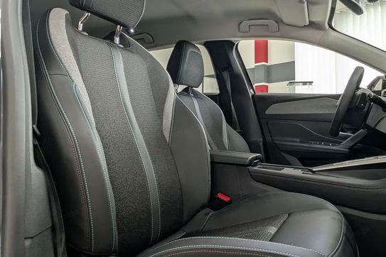 Peugeot 308 Allure EAT8 1.5 BlueHDi