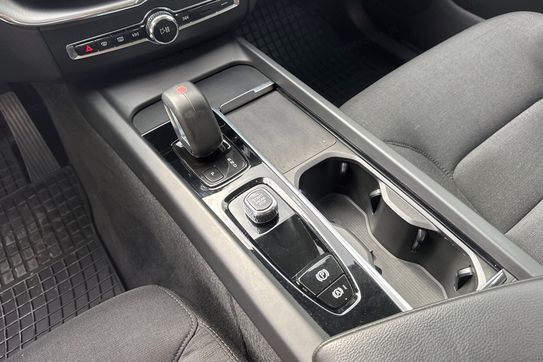 Volvo XC60 B4 B Momentum Pro