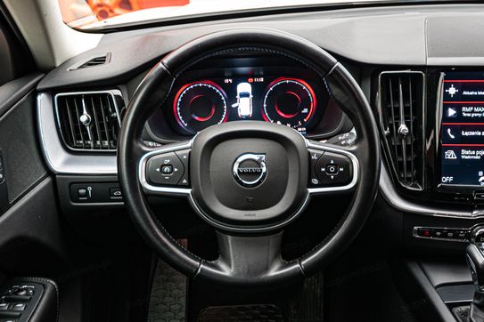 Volvo XC60 D4 Momentum Pro