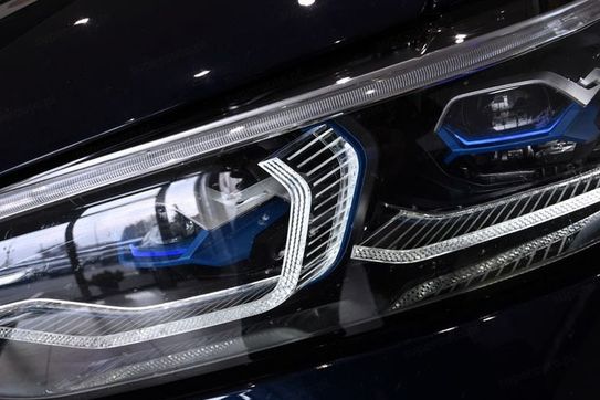 BMW X7 M60i xDrive mHEV sport-aut